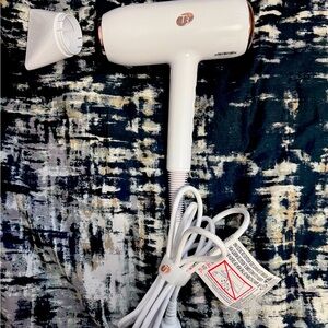 T3 Featherweight StylePlus Professional Algorithmic Hair Dryer